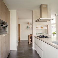 keuken met gecombineerde materialen